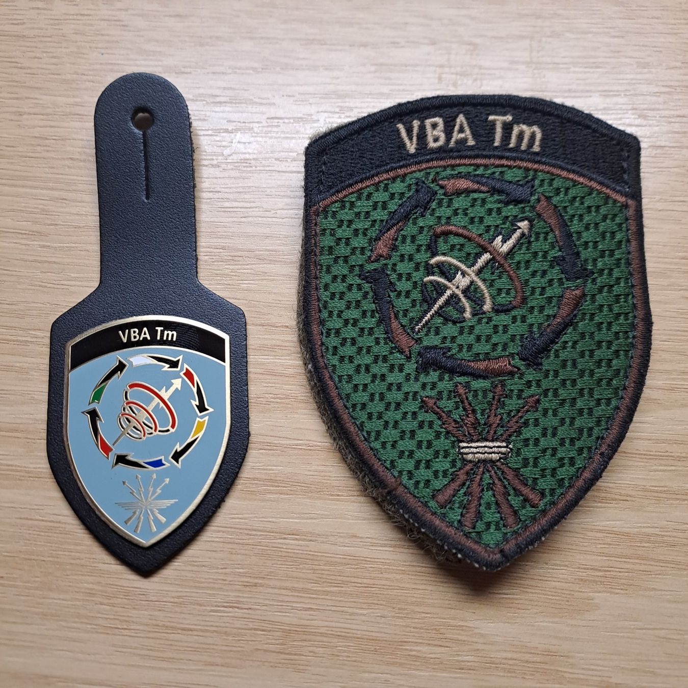 Schweizer Armee Plaketten & Abzeichen: VBA Tm Badge mit Brustanhänger – Neu (gemäss Beschreibung) aus Gipf-Oberfrick von Mig_29