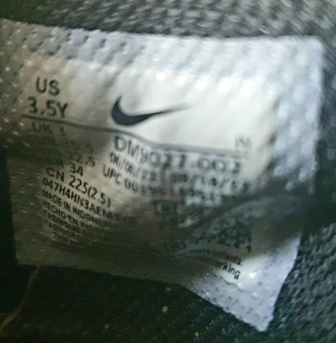 Nike Scarpe per ragazzi: Nike Sneaker, Grösse 35.5 – Usato da Zürich venduto da Kadija6 9