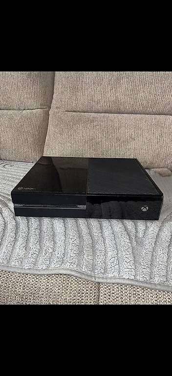 Consoles: Microsoft Xbox One 500 GB mit Controller und Netzteil – D'occasion à Steffisburg par en1sz21