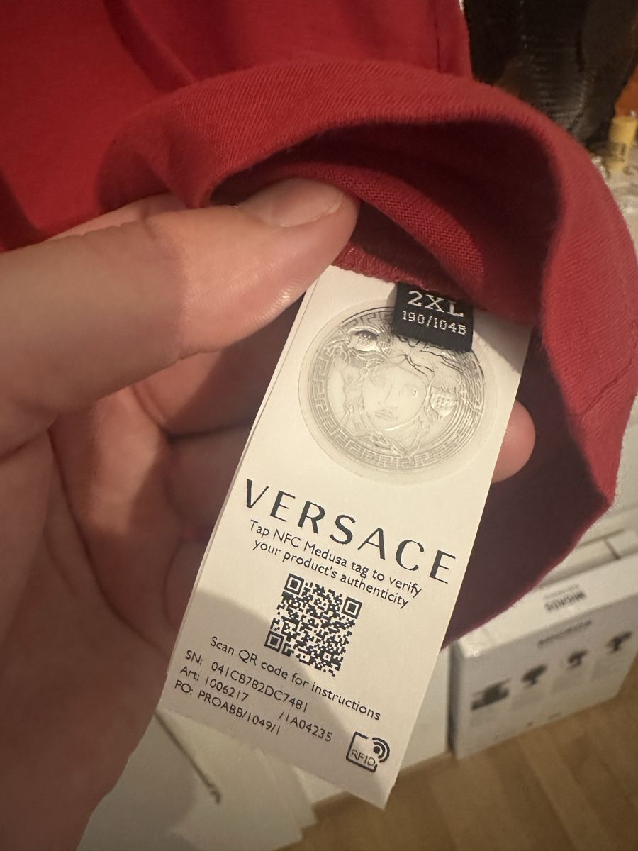 T-shirts: Gianni Versace XL/L – Neuf (Voir description) à Les Avanchets par luc_5qgm 1
