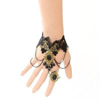 Armband gotisch schwarz Spitze mit Ring