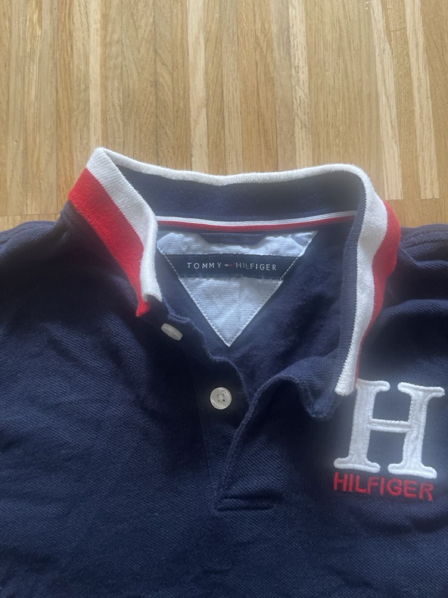 Tommy Hilfiger Camicie, T-shirt & Polo: Polo Shirt Tommy Hilfiger Navy Blue – Usato da Zürich venduto da ros_jy6w 1