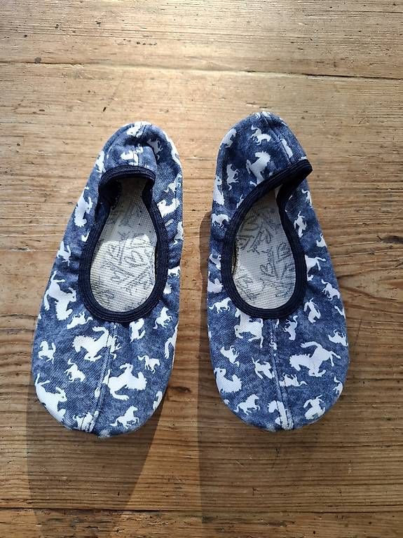 Scarpe per ragazzi: Beck Turntäppeli Gr. 33 – Usato da Männedorf venduto da Einhornmama