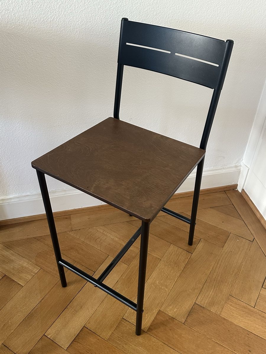 Ikea Set di tavolo e panche: IKEA SANDSBERG Bartisch mit 2 Barstühlen – Usato da Zürich venduto da eli_j5wy 5