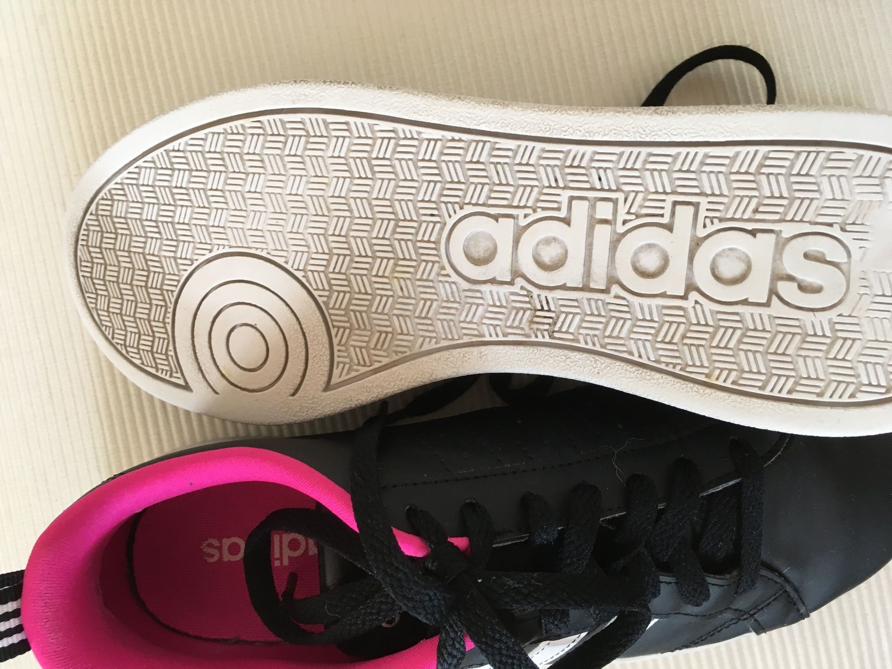 Adidas Damenschuhe: Adidas Sneakers Gr. 40 – Gebraucht aus Muotathal von robin40 2