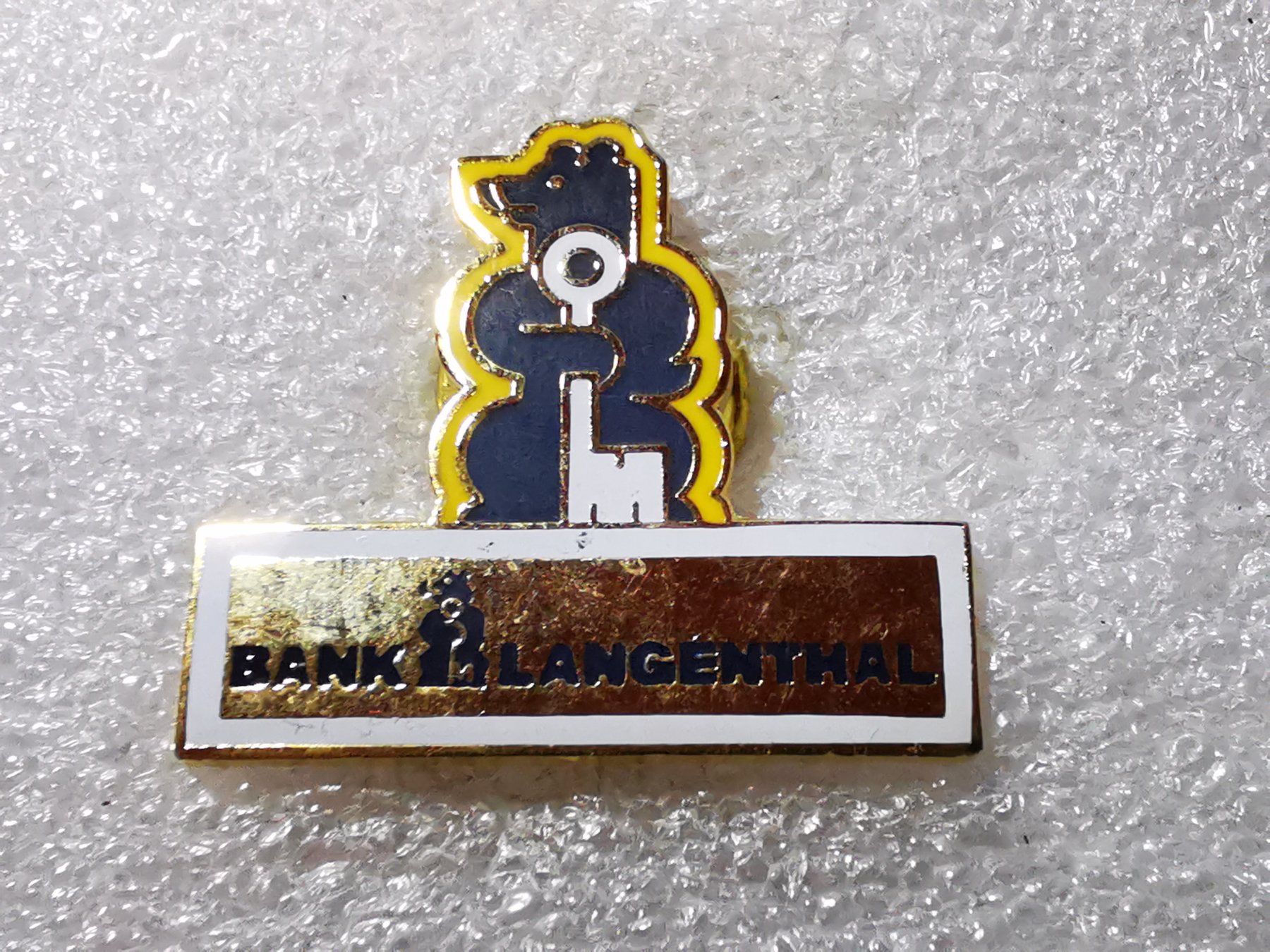 Placchette & Badge: Ansteckpin 65: Bank Langenthal – Usato da Oppligen venduto da Pin-Fall-Shop