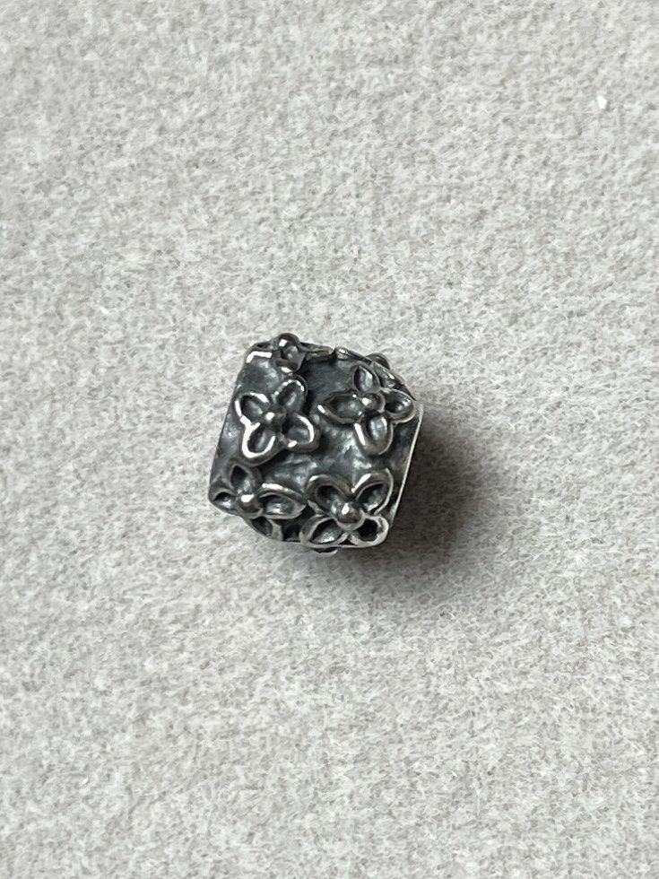 Pandora Pendentifs: Charms Anhänger Silber 925 Blumenmuster – Neuf (Voir description) à Herzogenbuchsee par Carla_8