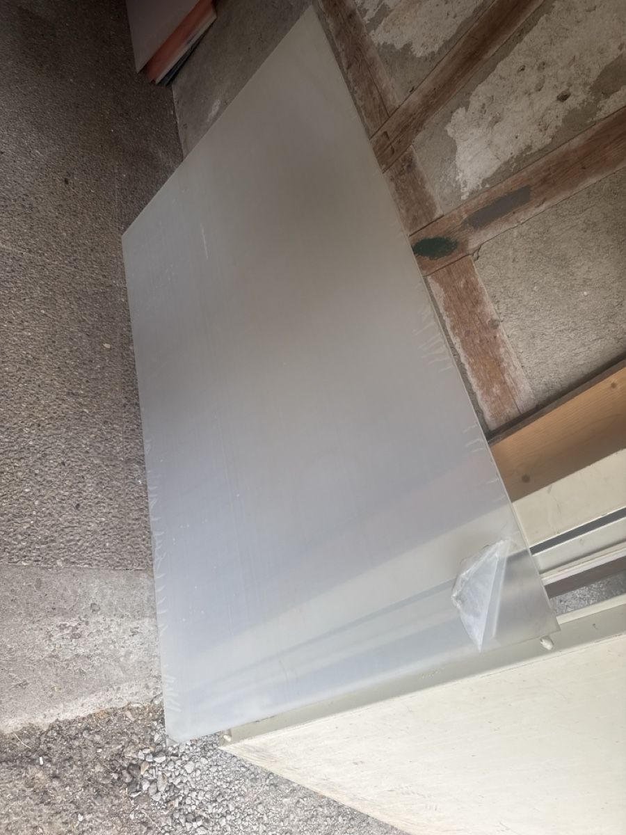 Servierplatten: Plexiglas  – Gebraucht aus Langnau i. E. von Acrjl