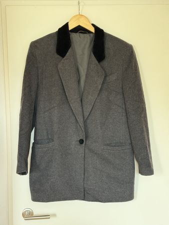 Stylish Wool Blend Blazer Size 36-38