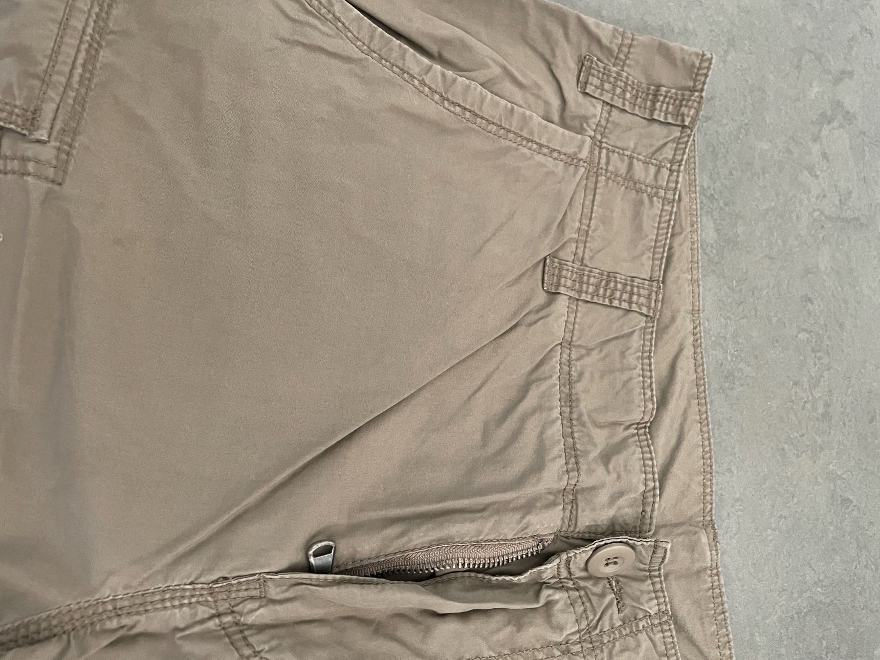 Benetton Pantaloni: Hose – Usato da Zürich venduto da Ivona3 1