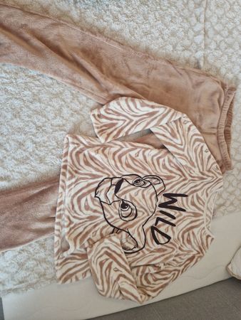 Winter Pyjama, Damen, Grösse M,  "WILD" Print