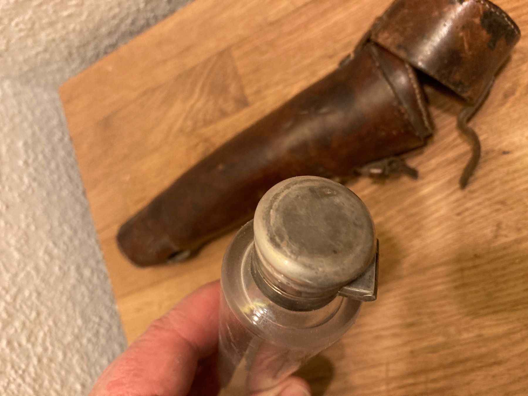 Bottiglie: ANTIKE ENGLISCHE WHISKY TRAGFLASCHE – Usato da Bottmingen venduto da Surubi 6