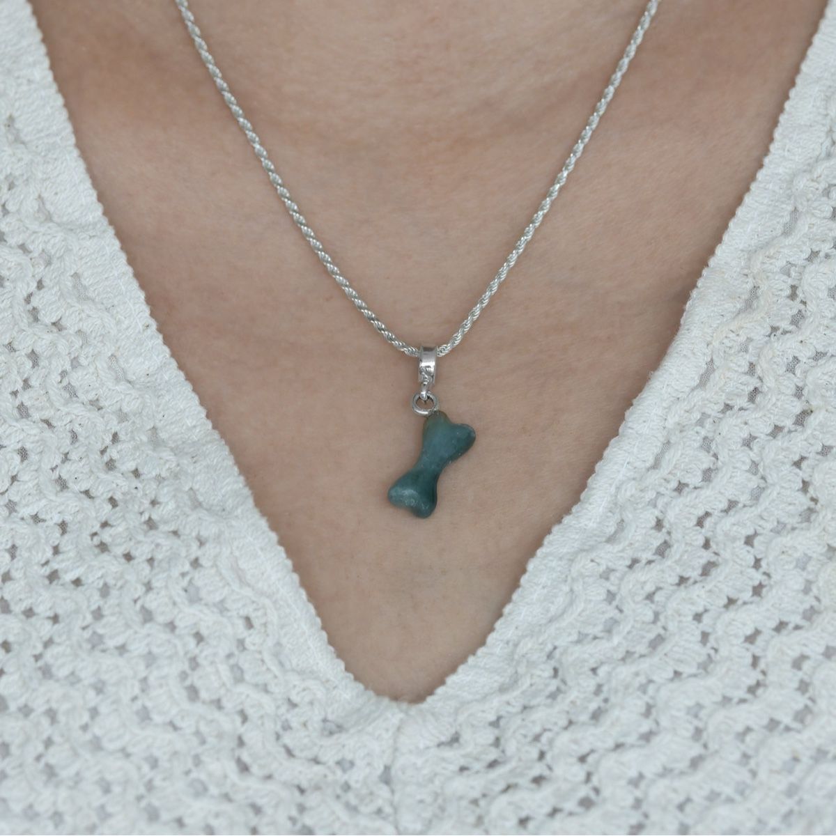 Abbigliamento: Knochen Anhänger aus Jade – Nuovo e nell'imballaggio originale da Ruggell venduto da JadeShop 2