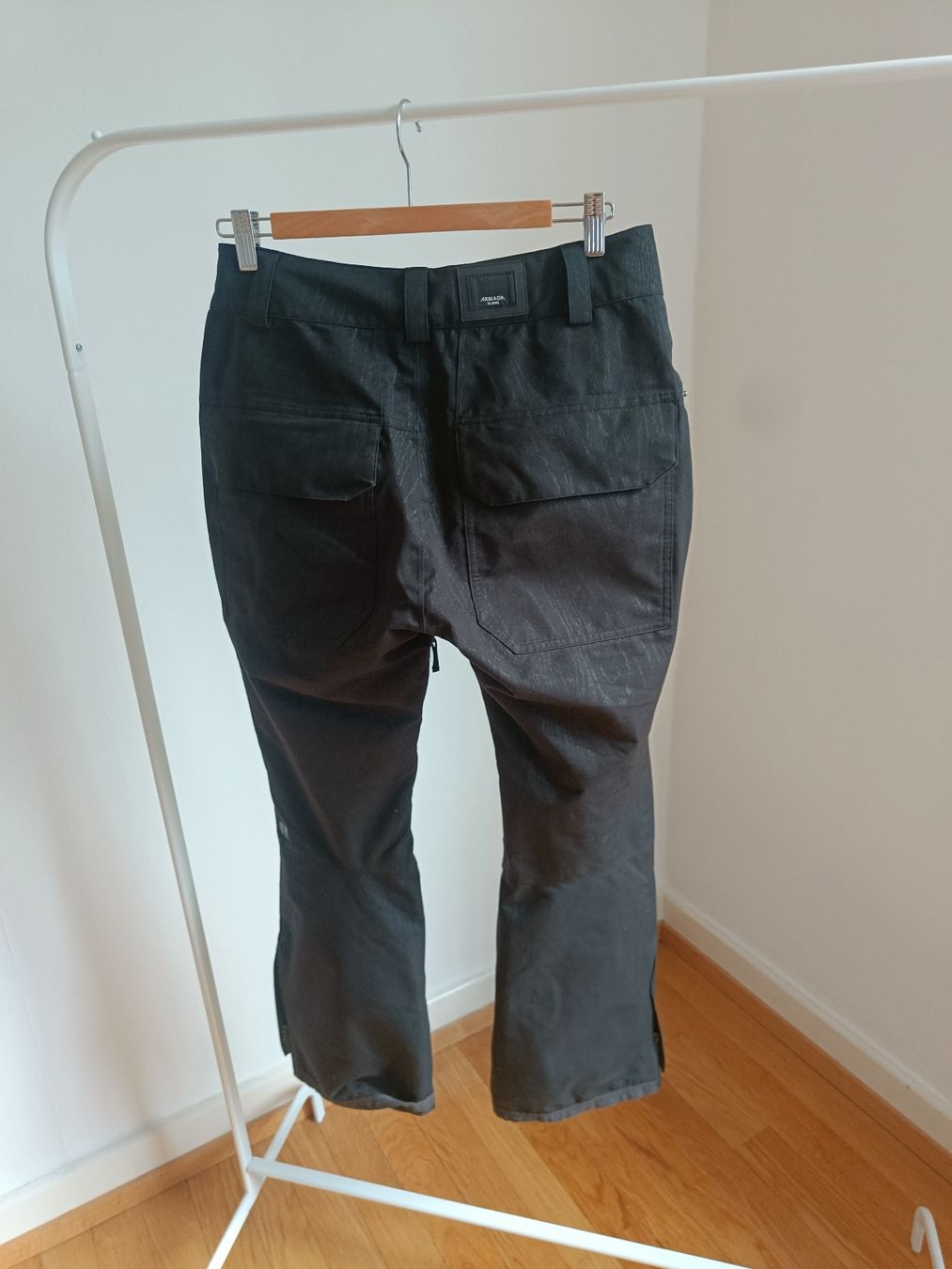 Armada Hosen: Skihose Armada – Gebraucht aus Luzern von noraelizabeth 1