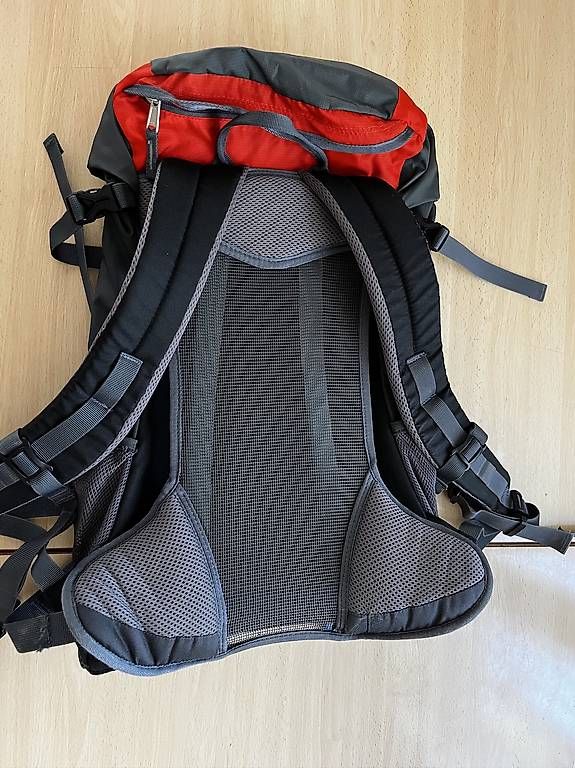 Deuter Rucksäcke: Deuter AC Hiker 28 Liter Rucksack – Gebraucht aus Spiringen von brandinder 1