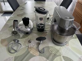 Kenwood Chef mit Fleischwolf und Mixaufsatz, neuwertig