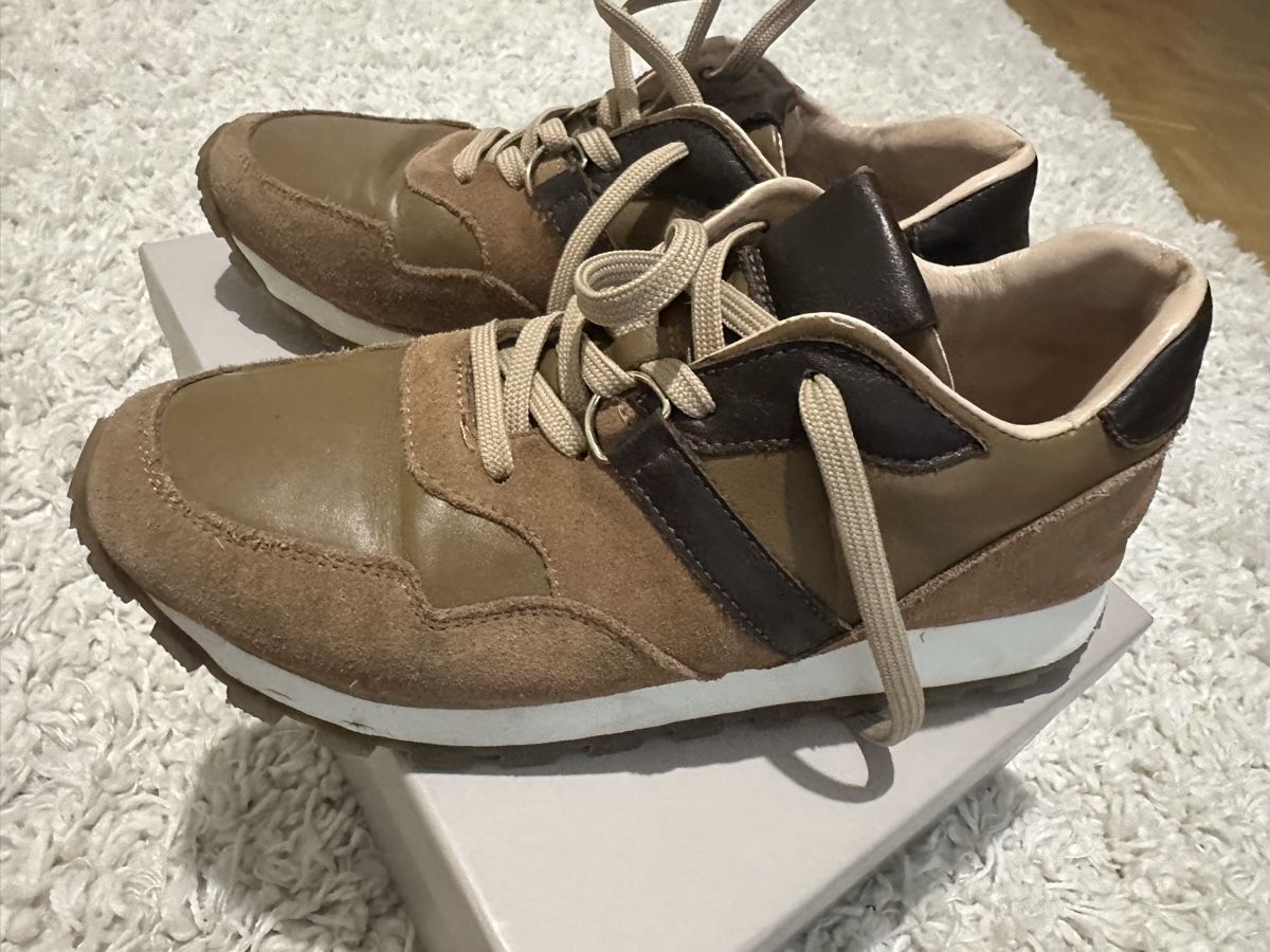 Scarpe da donna: Brown Suede Leather Sneakers Size 39 – Nuovo (secondo la descrizione) da Genève venduto da alyonavinogradova
