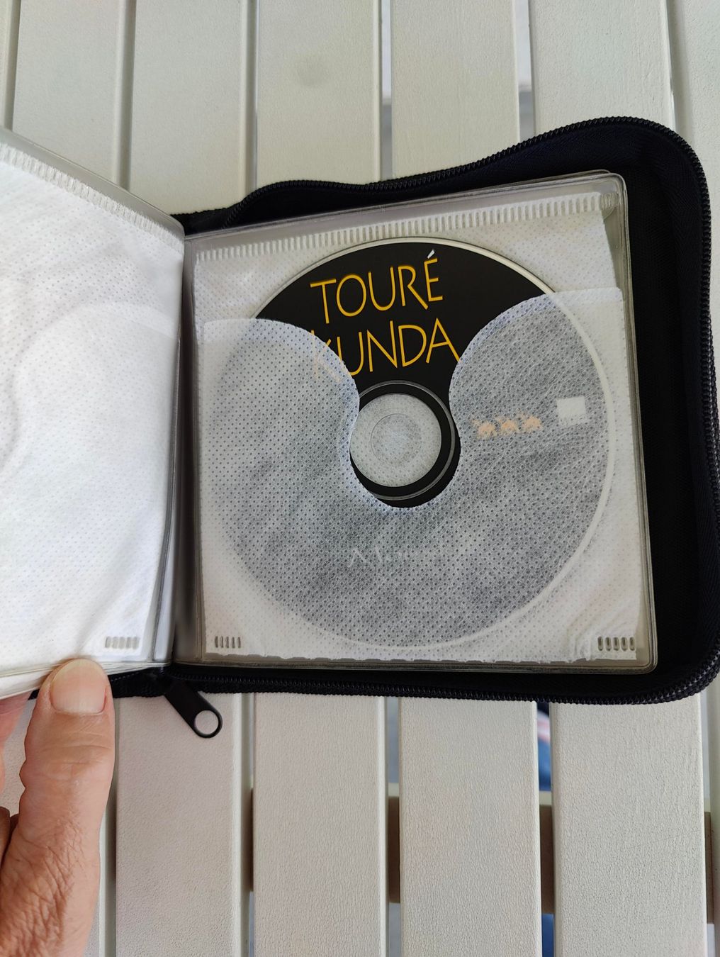 CDs: CD Tasche mit Afrikanischer Musik – Gebraucht aus Meggen von SellingGoods_1 5