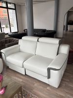 Weisses 2er Sofa klein