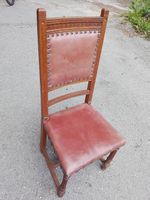 8 Chaises en bois massif et cuire épais