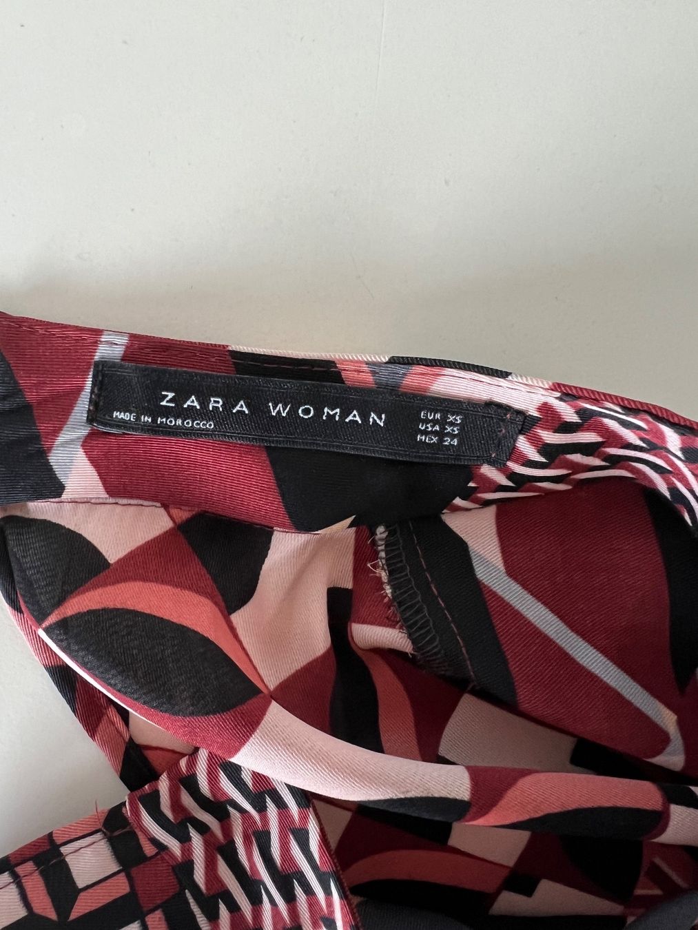 Zara Vestiti: Zara printed dress – Usato da Kilchberg venduto da AK_KB 2