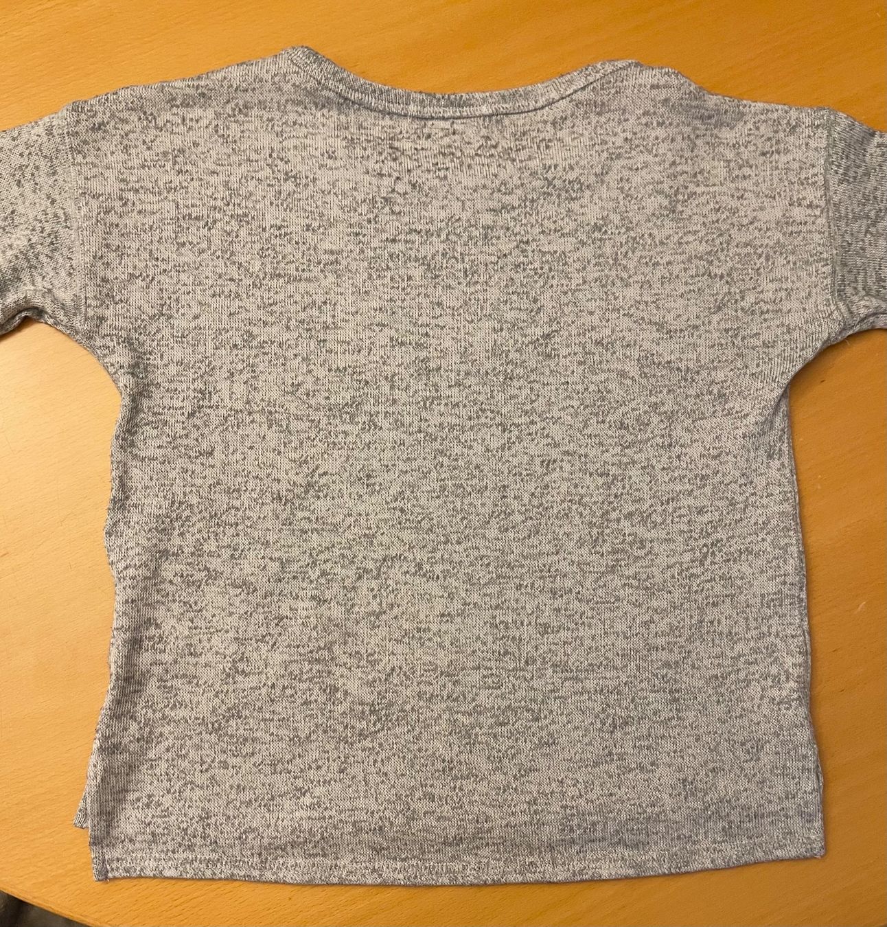 H&M Maglioni & Felpe: Pullover grau/schwarz mit Schriftzug Gr. 134/140 – Nuovo (secondo la descrizione) da Basel venduto da Seifehuesli 2