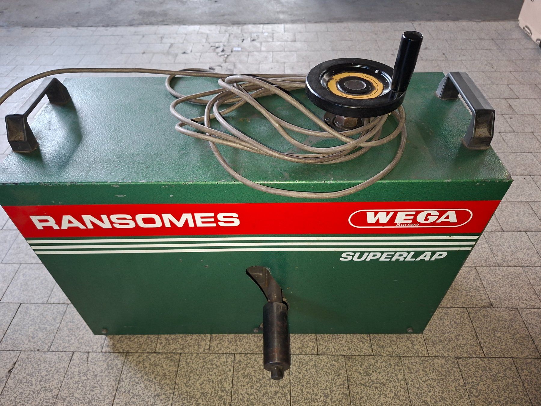 Toutes les machines: Einläpp-Maschine Ransomes – D'occasion à Luzern par F.BuchserAG