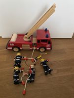 Super schöne Holz Feuerwehr mit Figuren