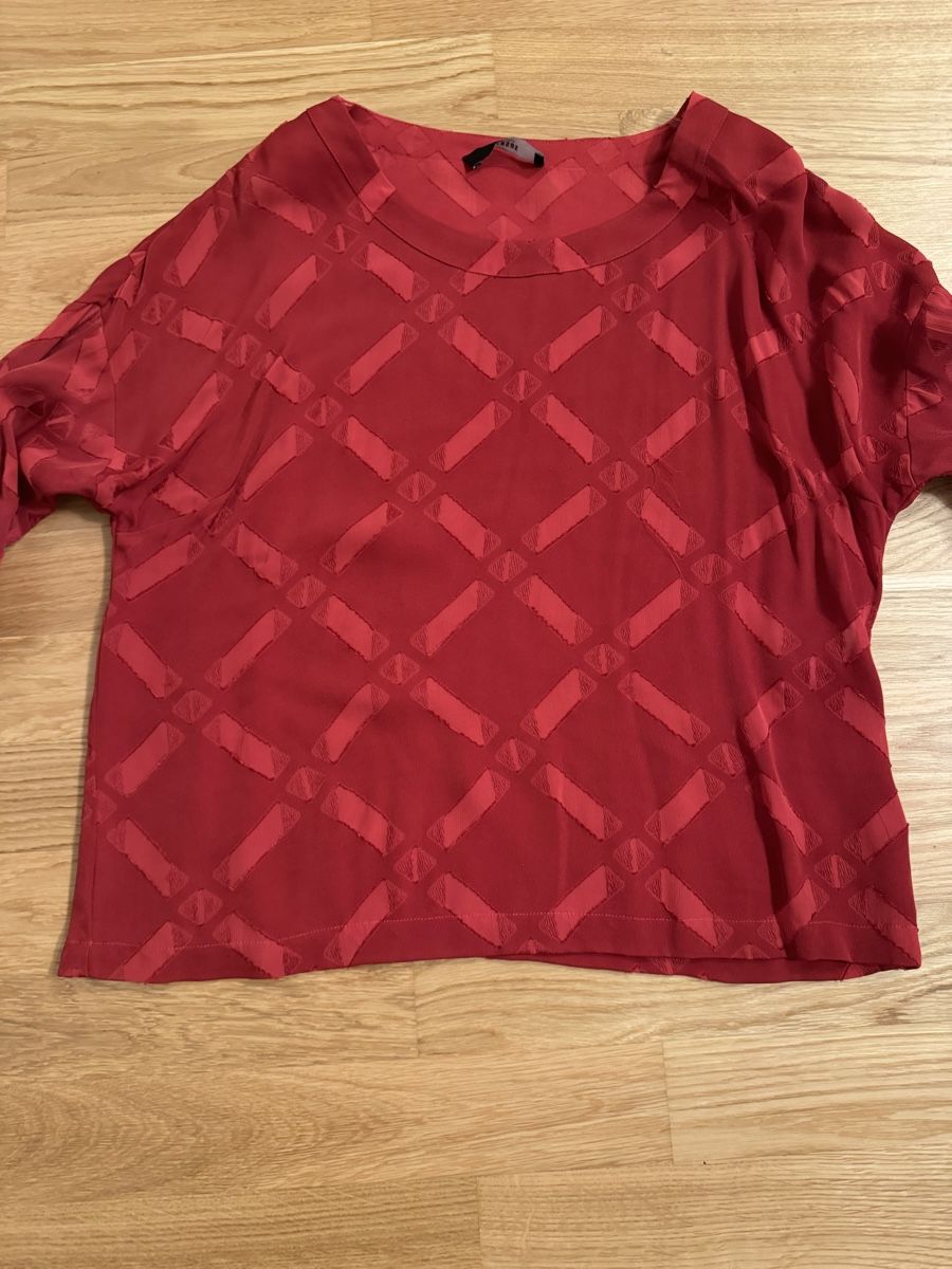 Versace Camicette: Versus Versace Damenbluse rot Grösse 42 – Nuovo e nell'imballaggio originale da Zell  ZH venduto da maria0100