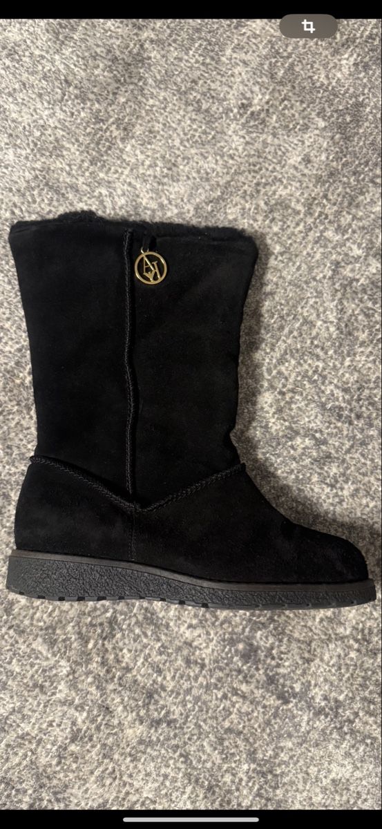 Armani Scarpe da donna: Armani Jeans Black Suede Winter Boots size 37 – Nuovo (secondo la descrizione) da Montreux venduto da jvo_vg8n 2
