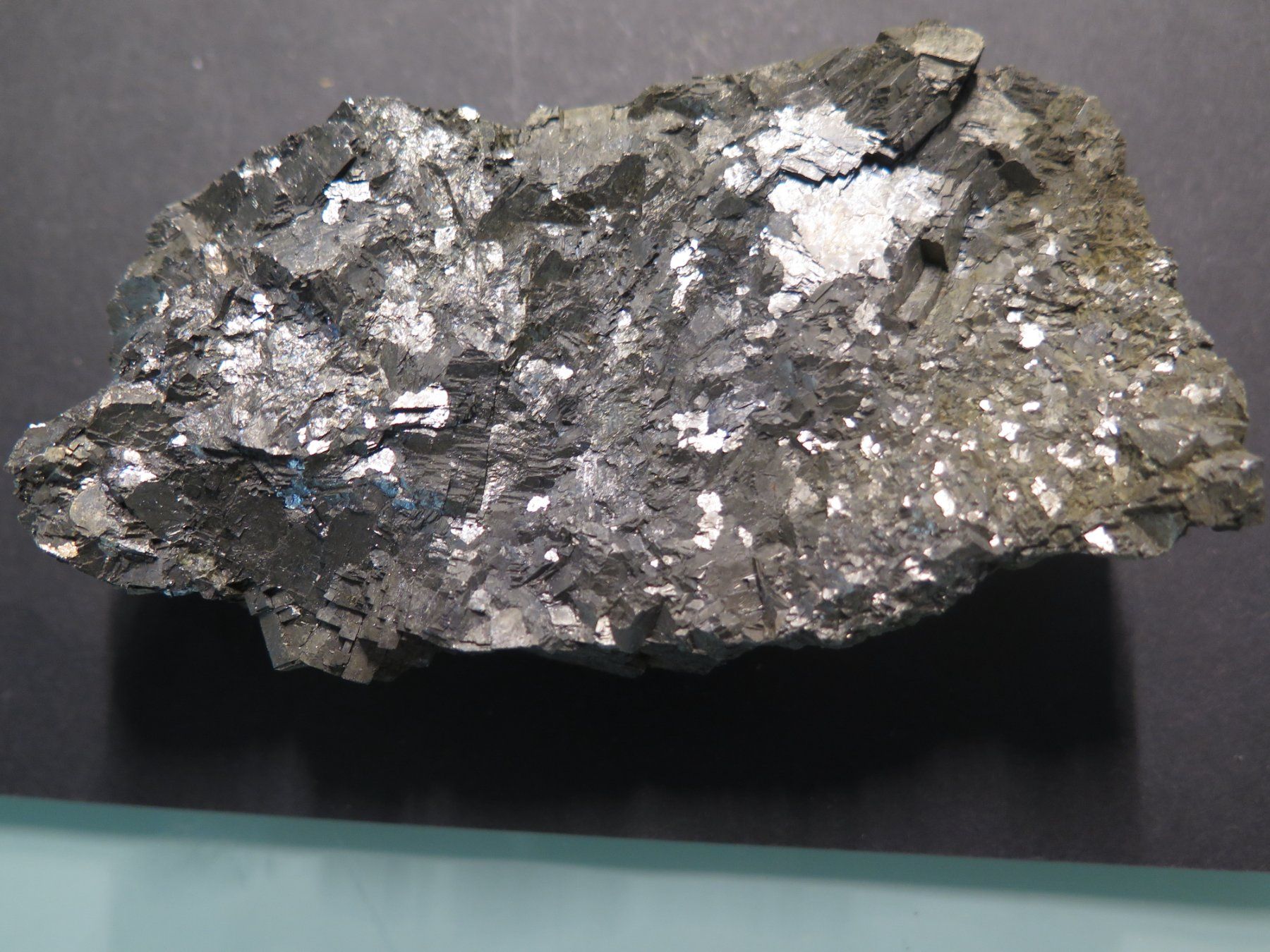 Minerali & Pietre curative: Ferro Vanadium von Duisburg ca. 724 gr. – Usato da Schaffhausen venduto da Yamakana51L8736OQ8 6