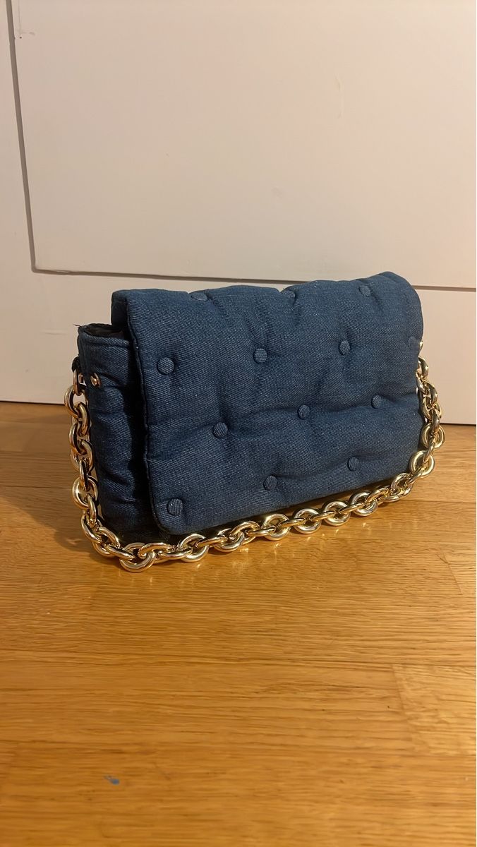 Sacs femmes: Schultertasche Jeans look – D'occasion à basel par alcinagrace
