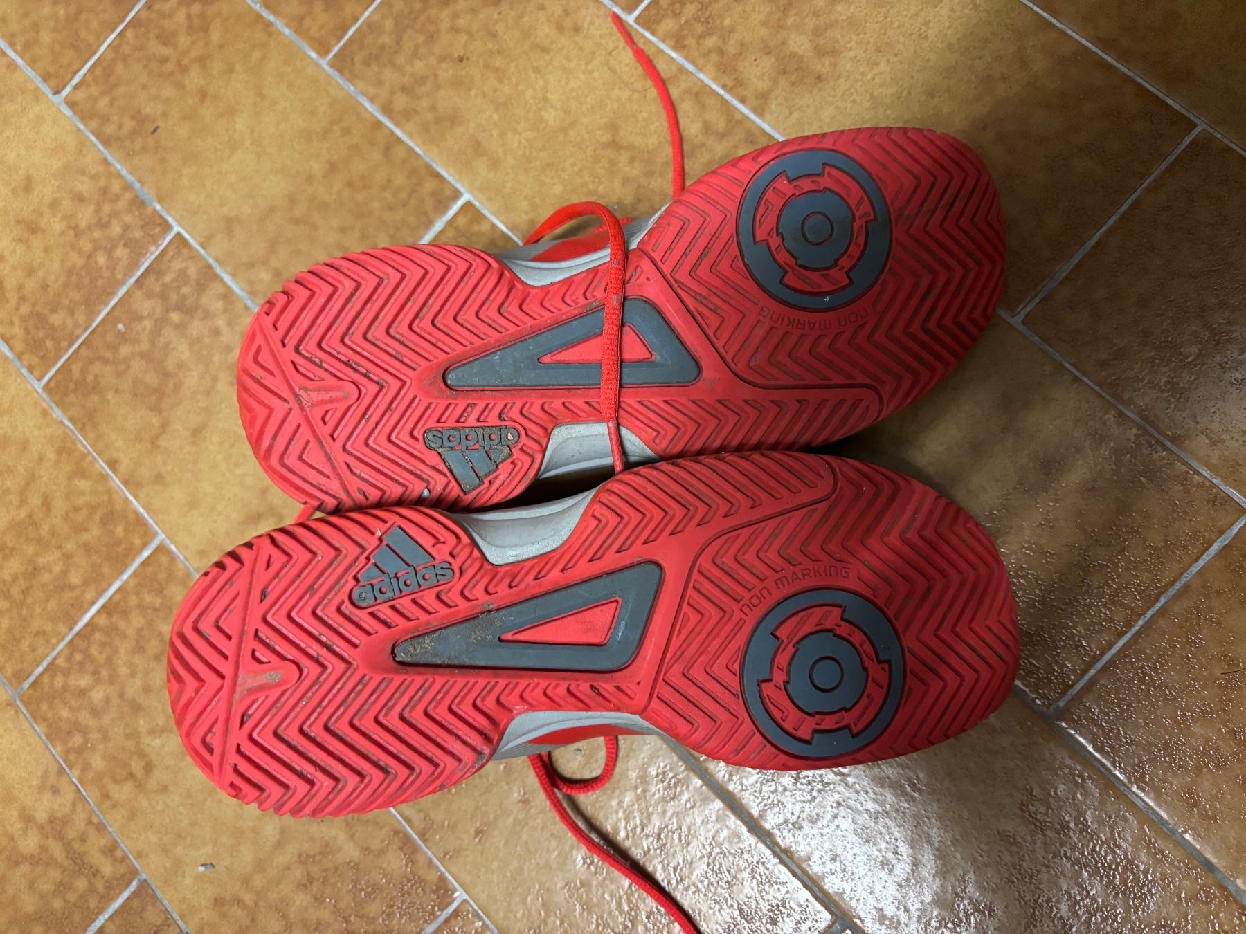 Adidas Scarpe da uomo: Sportschuhe – Usato da ZOLLIKON venduto da FamilleArleti 2