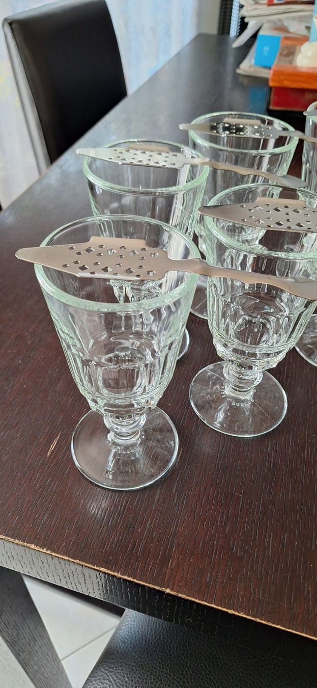Bicchieri: Fontaine et verres absinthe – Usato da St-Triphon venduto da Jldr0 4