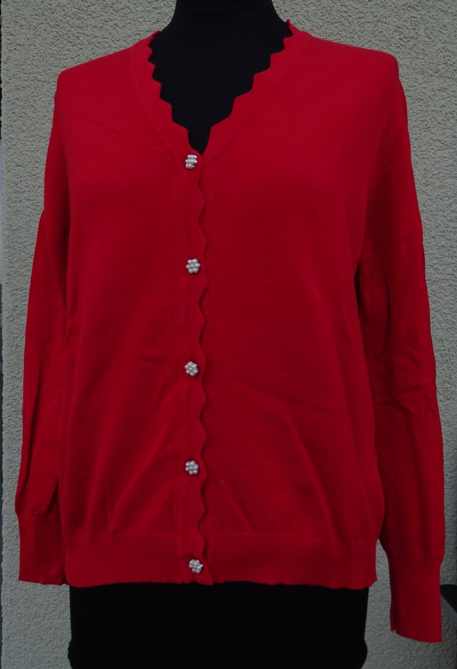 More & More Giacche: Strickjacke More & More rot mit Perlen Knöpfen Gr 40 – Usato da Winterthur venduto da blumeblau77