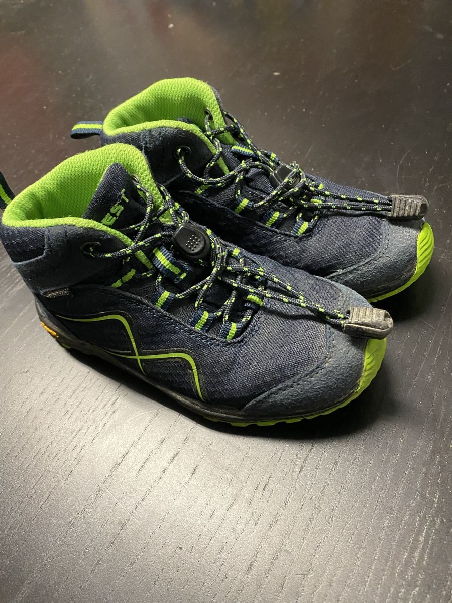 Everest Chaussures garçon: EVEREST Wanderschuhe Watertex Gr. 28 – D'occasion à Biel-Benken BL par PANORMUS