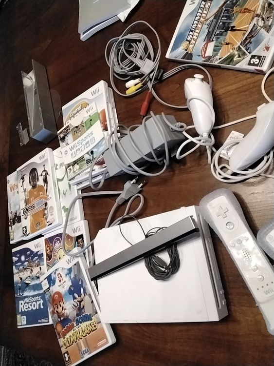 Wii , 2 2 joystick, wii Balance Board et 10 jeux Kaufen auf Ricardo