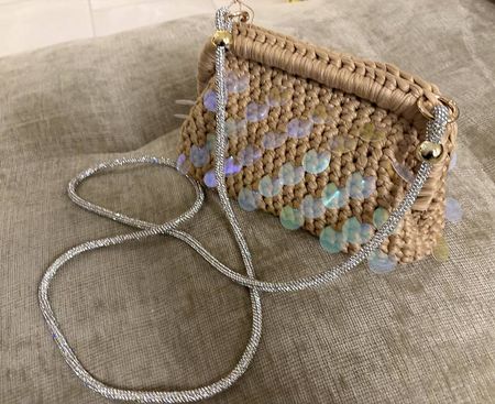Selbst gehäkelte Clutch Bag