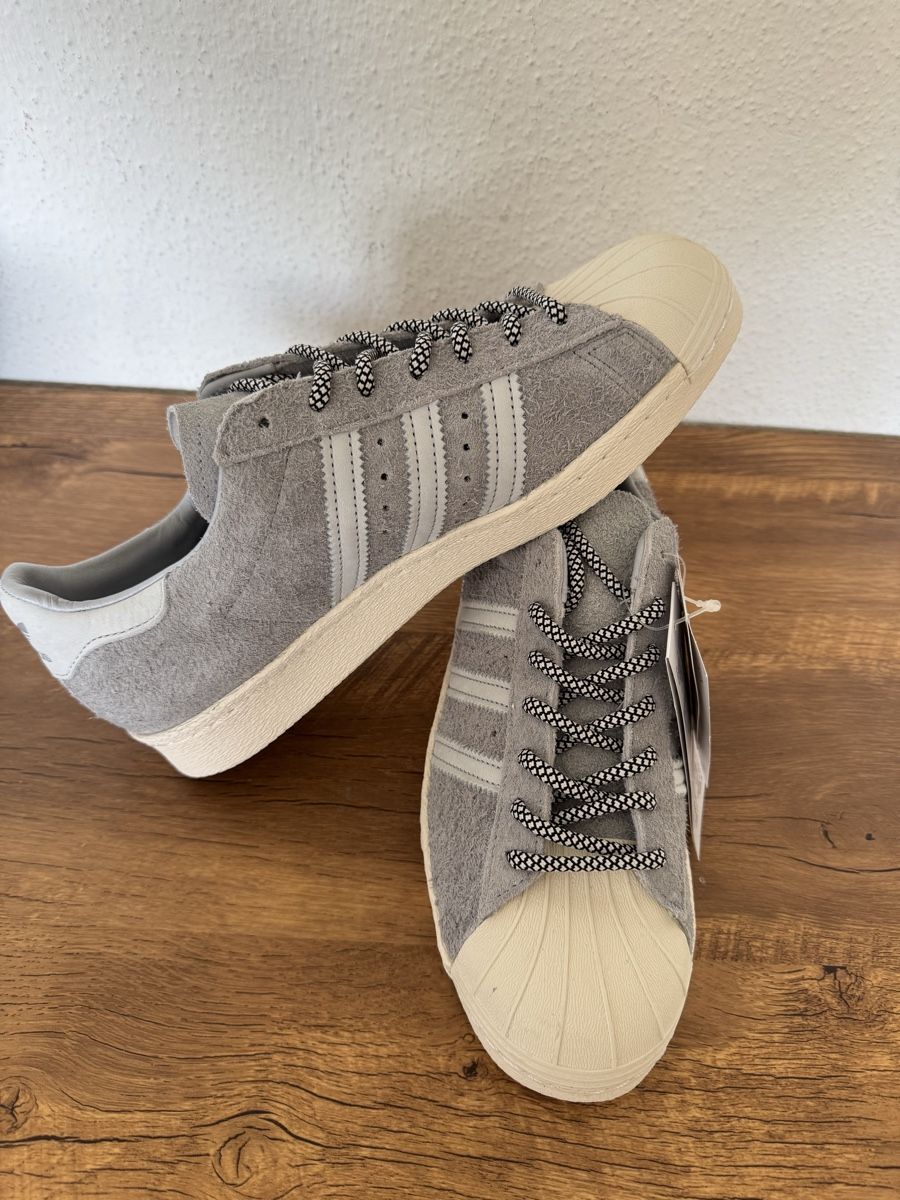 Adidas Scarpe da donna: Baskets Adidas Superstar grises, taille 40 2/3 – Nuovo e nell'imballaggio originale da Brügg BE venduto da Goob 2