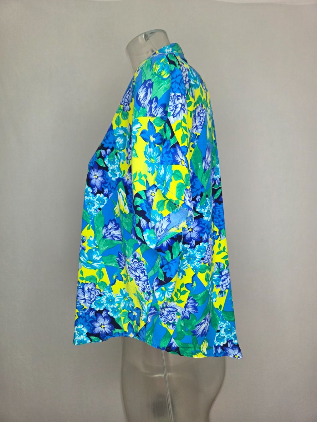 Camicette: Vintage Blumenbluse – 90er – Usato da Bern venduto da -Aniko- 1