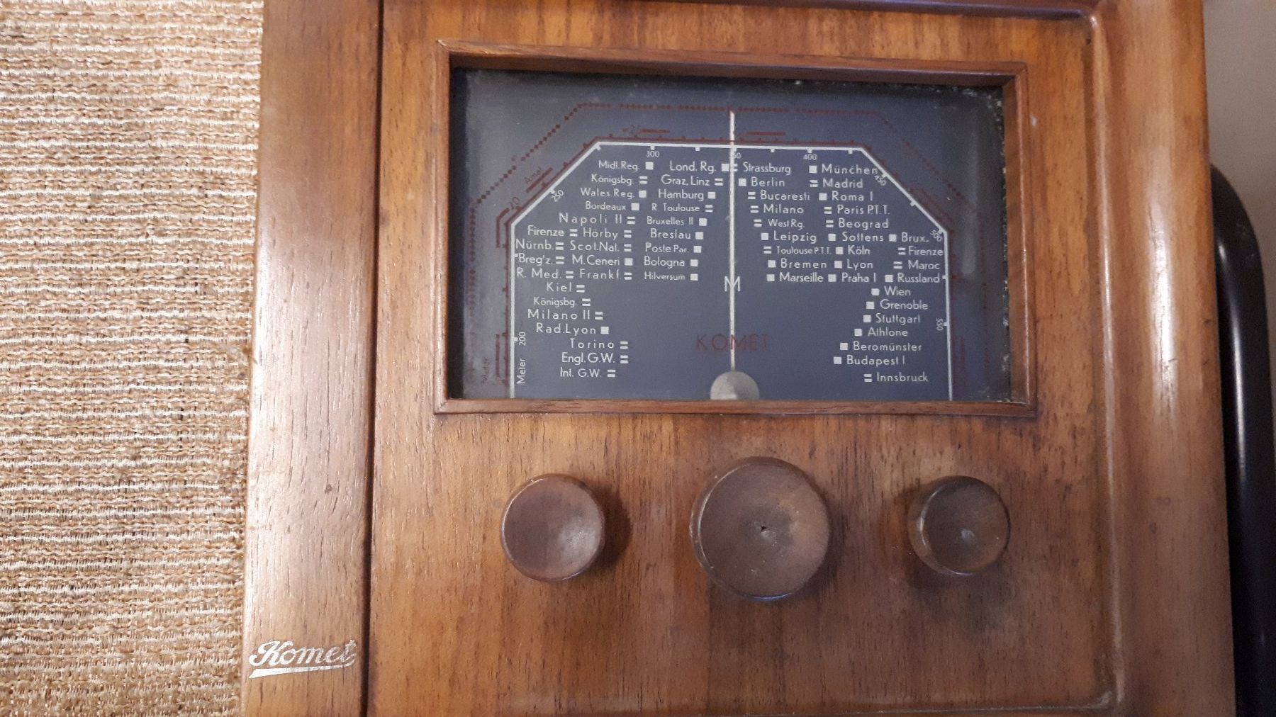 Radio: Komet Radio AG; Mitlödi – Difettoso da Madiswil venduto da 20gls 1