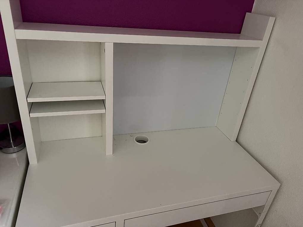 Scrivanie: IKEA Schreibtisch Micke – Usato da Burgdorf venduto da selina.furer 1