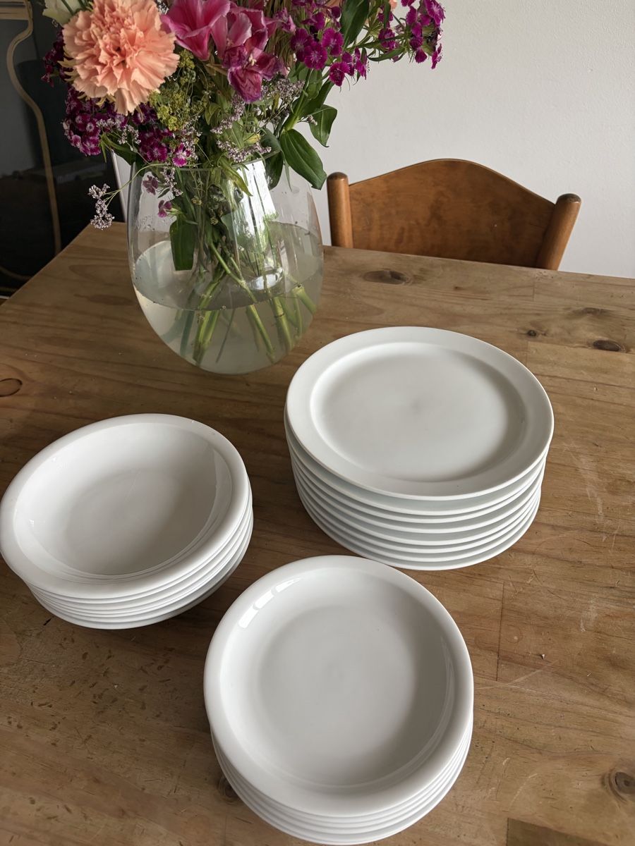 Assiettes: 22 teiliges Tellerset – D'occasion à Luzern par THINGS-11