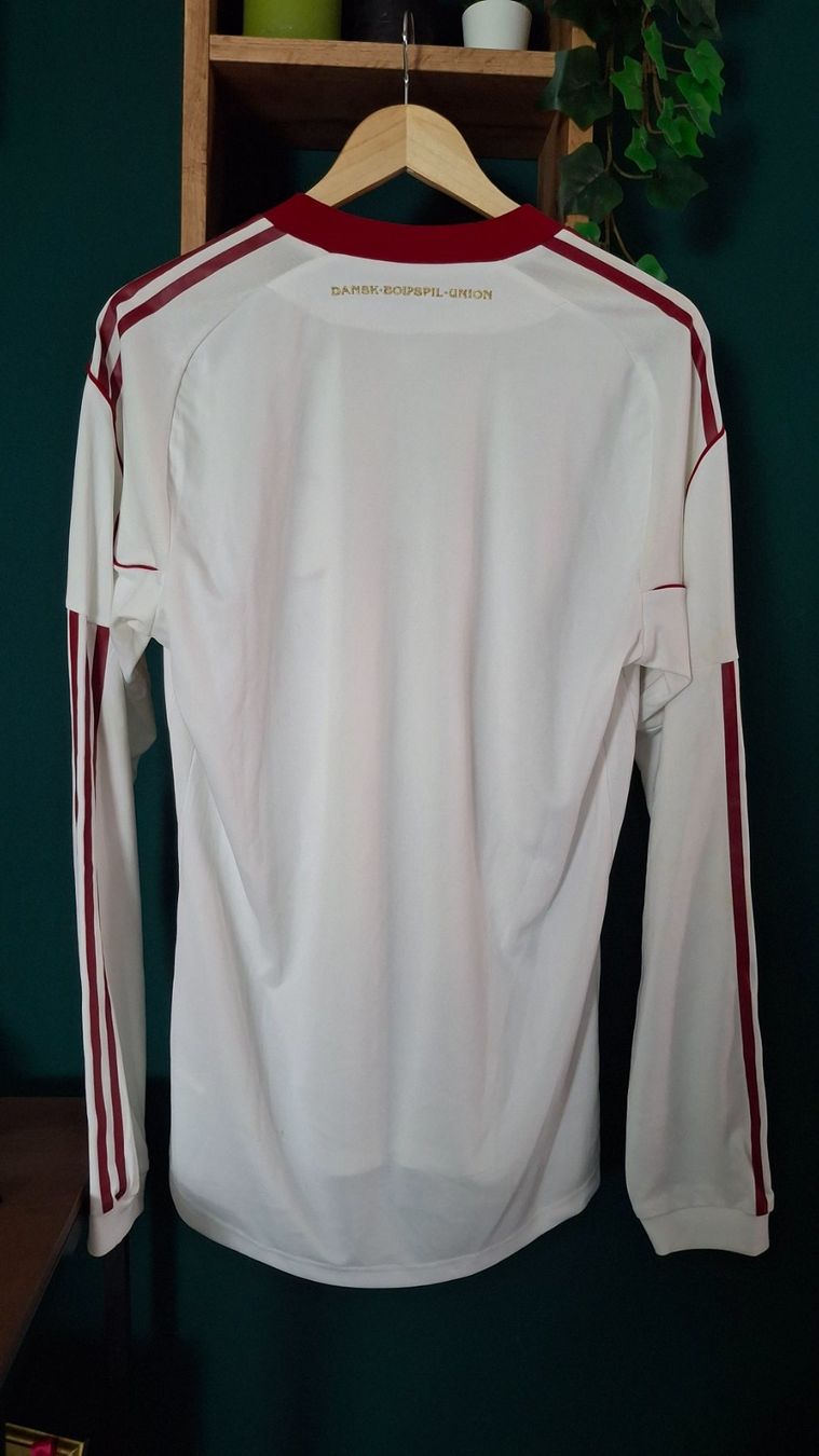 Adidas Canottiere & Pantaloni: Danemark player version world cup 2010 puma – Usato da Yverdon-les-Bains venduto da flo_8fgr 1