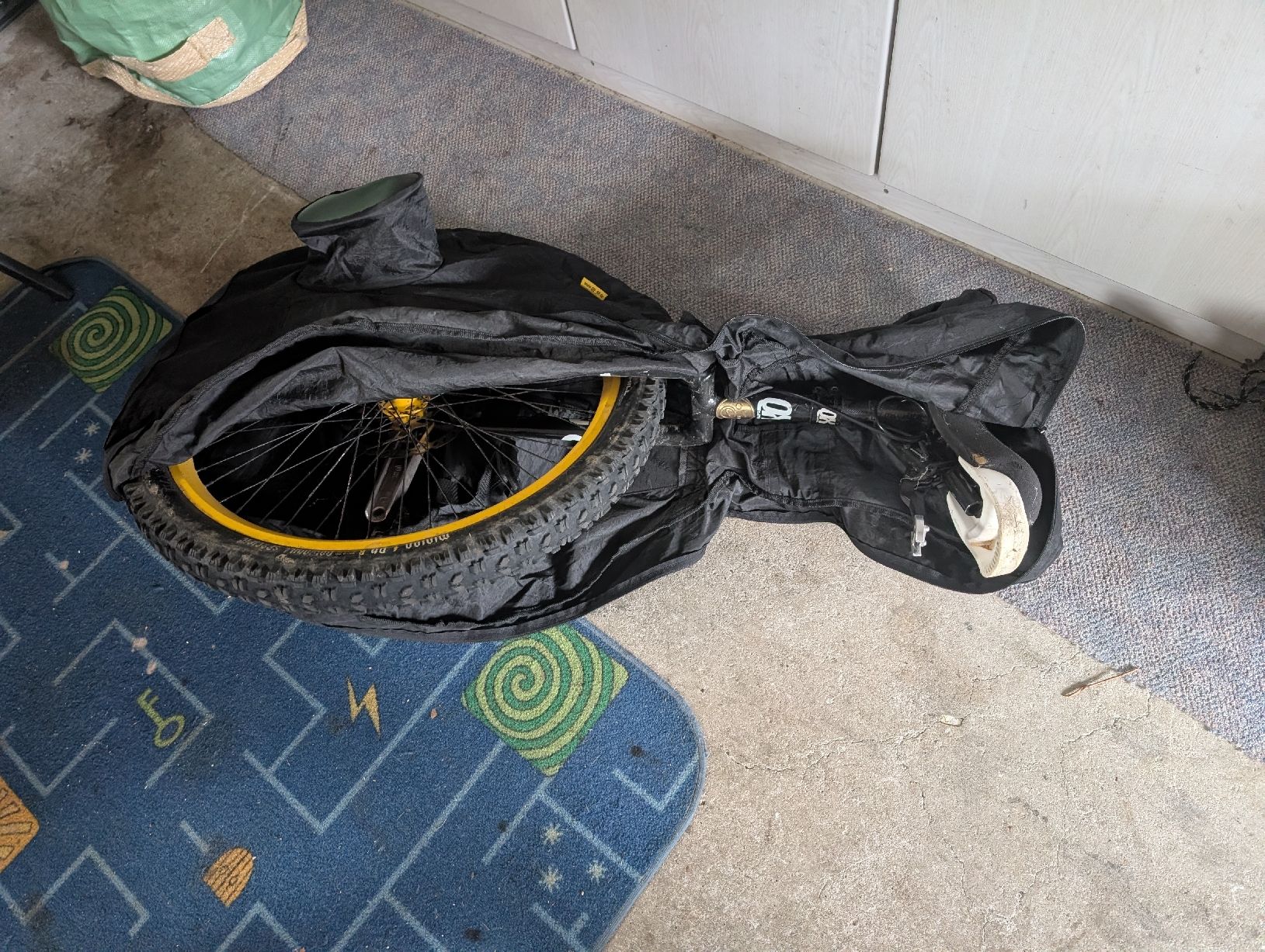 Taschen: Einrad Tasche – Gebraucht aus Büsserach von Saner_Holzbau
