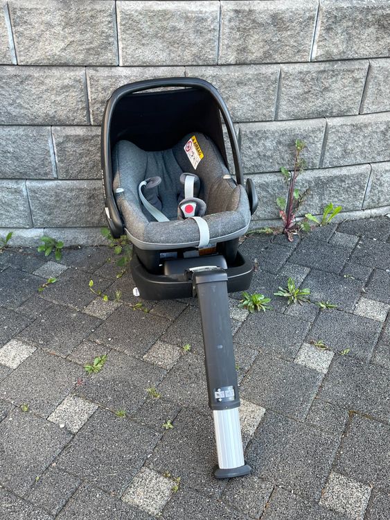 Maxi-Cosi Sièges auto: Maxi Cosi Babyschale Pebble Plus mit FamilyFix Base – D'occasion à Schaan par brandschutz