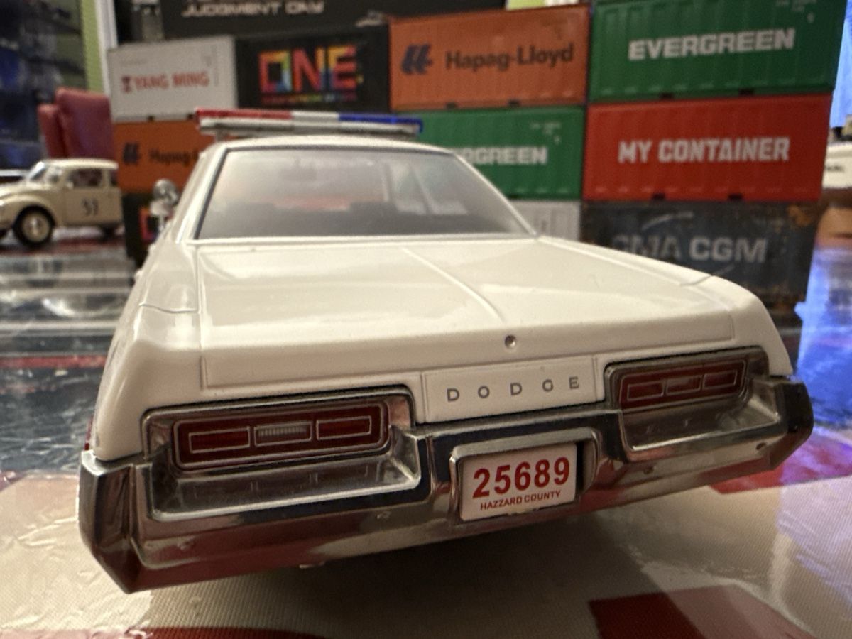 Dodge Modellini d'auto: Dodge Sheriff Hazzard County weiss Polizeiauto – Usato da Basel venduto da Zomeg 3