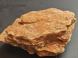 Dekorativer Schieferstein - Ein Stück Natur für Ihr Zuhause!