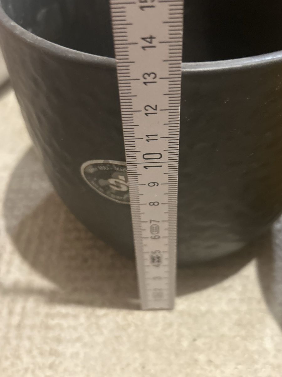Vasi per fiori: 2 cache-pots SK, noir et jaune, etat correct – Usato da St-Prex venduto da mar_f6t6 1