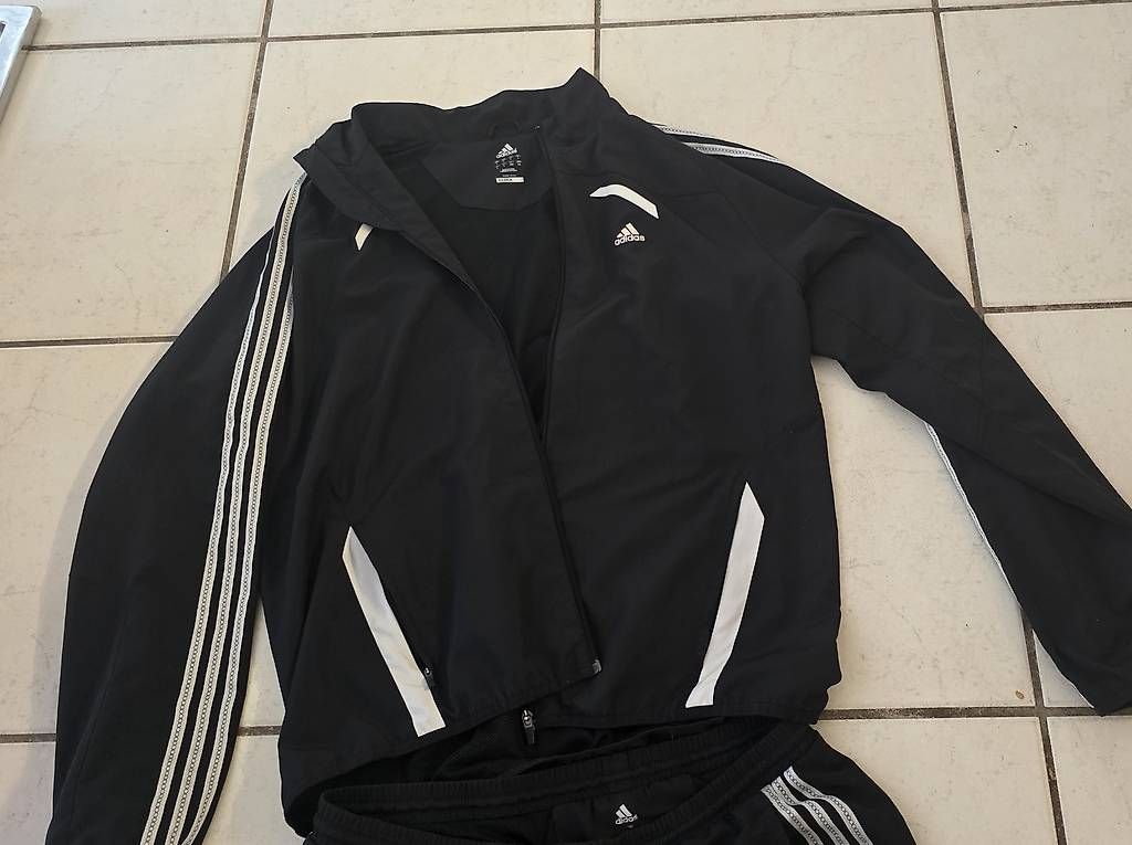 Costumes: Original Adidas Clima365 Trainingsanzug Gr. L – D'occasion à Seewen SO par wit_6lph 1